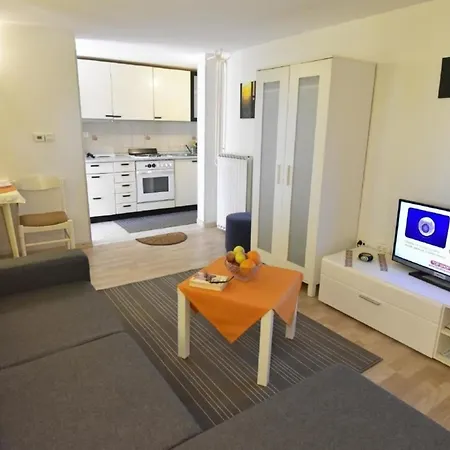 Apartment Klimatisierte In Savudrija Mit Grill, Garten Und Terrasse Basanija